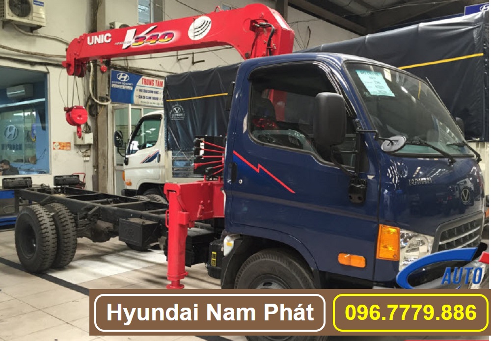 Xe nâng tải Hyundai HD120S gắn cẩu Unic 3 tấn